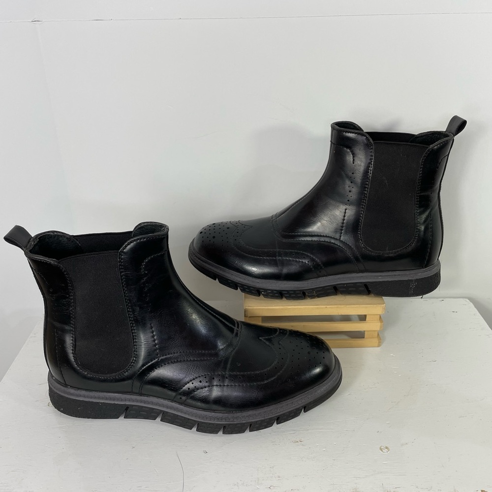 Adolfo Haan Chelsea pull on wing tip black boots Sz 7.5